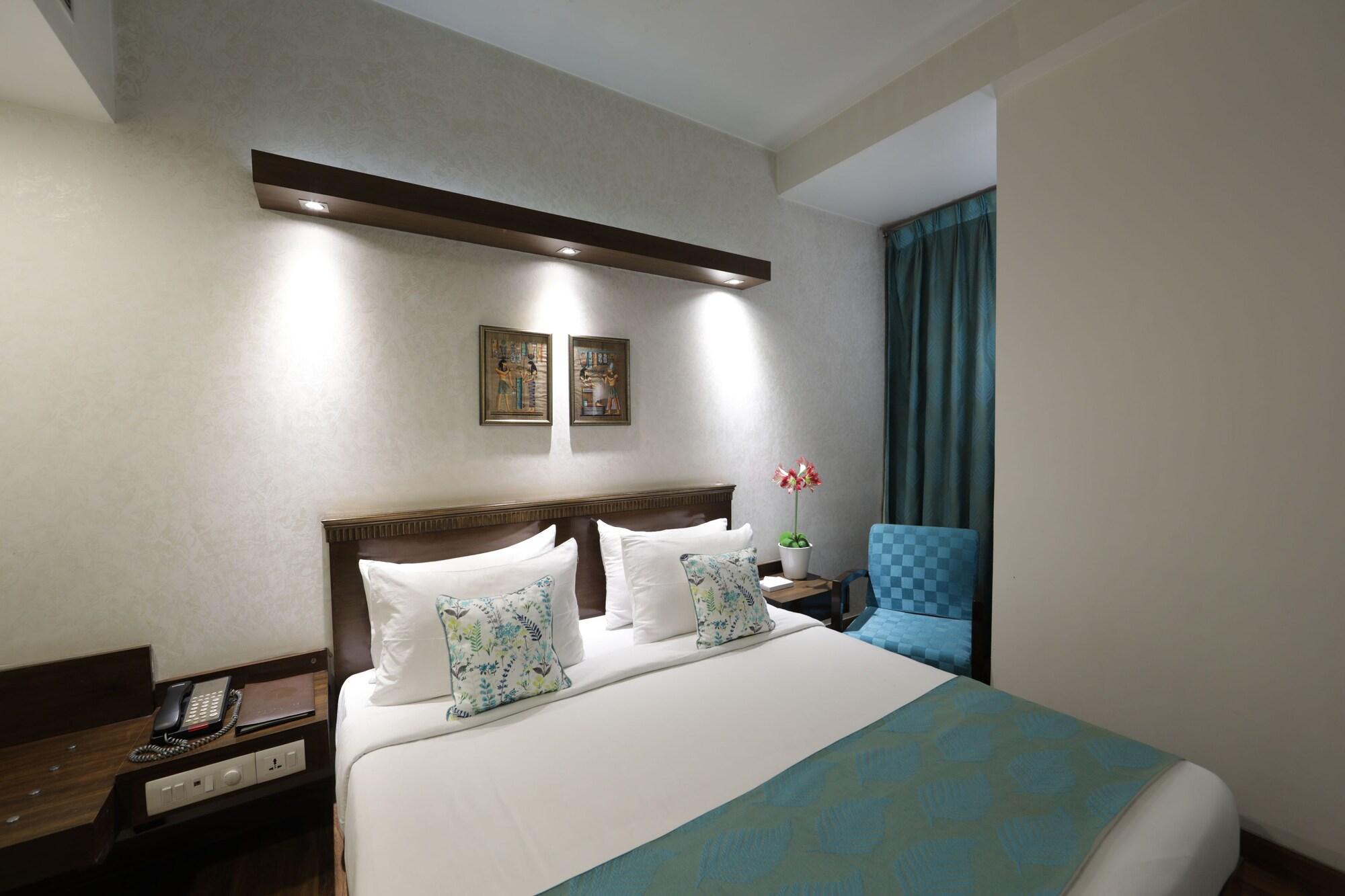 Rockland Hotel, C.R Park New Delhi Exteriör bild