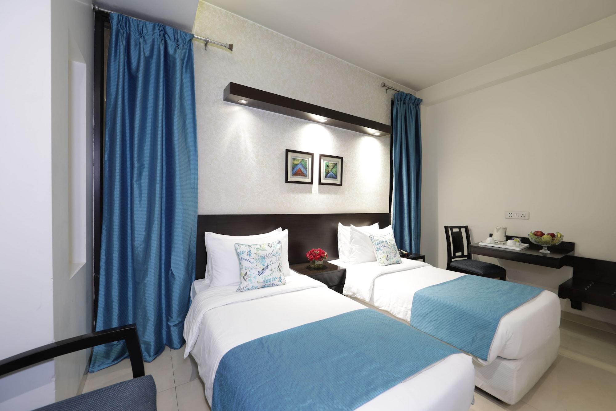 Rockland Hotel, C.R Park New Delhi Exteriör bild