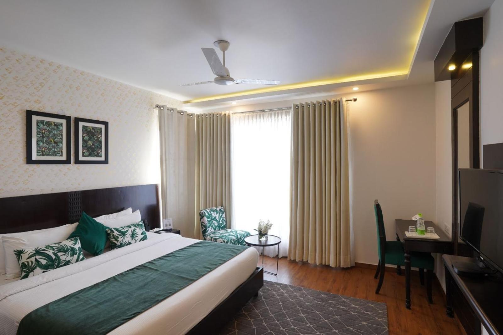 Rockland Hotel, C.R Park New Delhi Exteriör bild