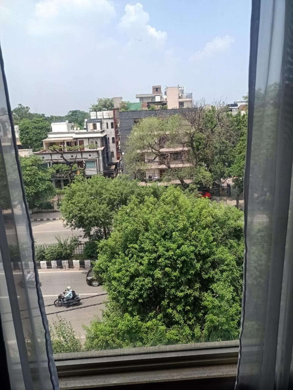 Rockland Hotel, C.R Park New Delhi Exteriör bild