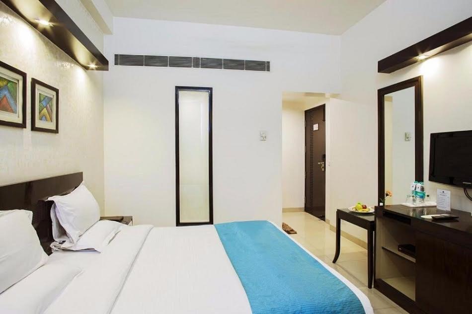 Rockland Hotel, C.R Park New Delhi Exteriör bild