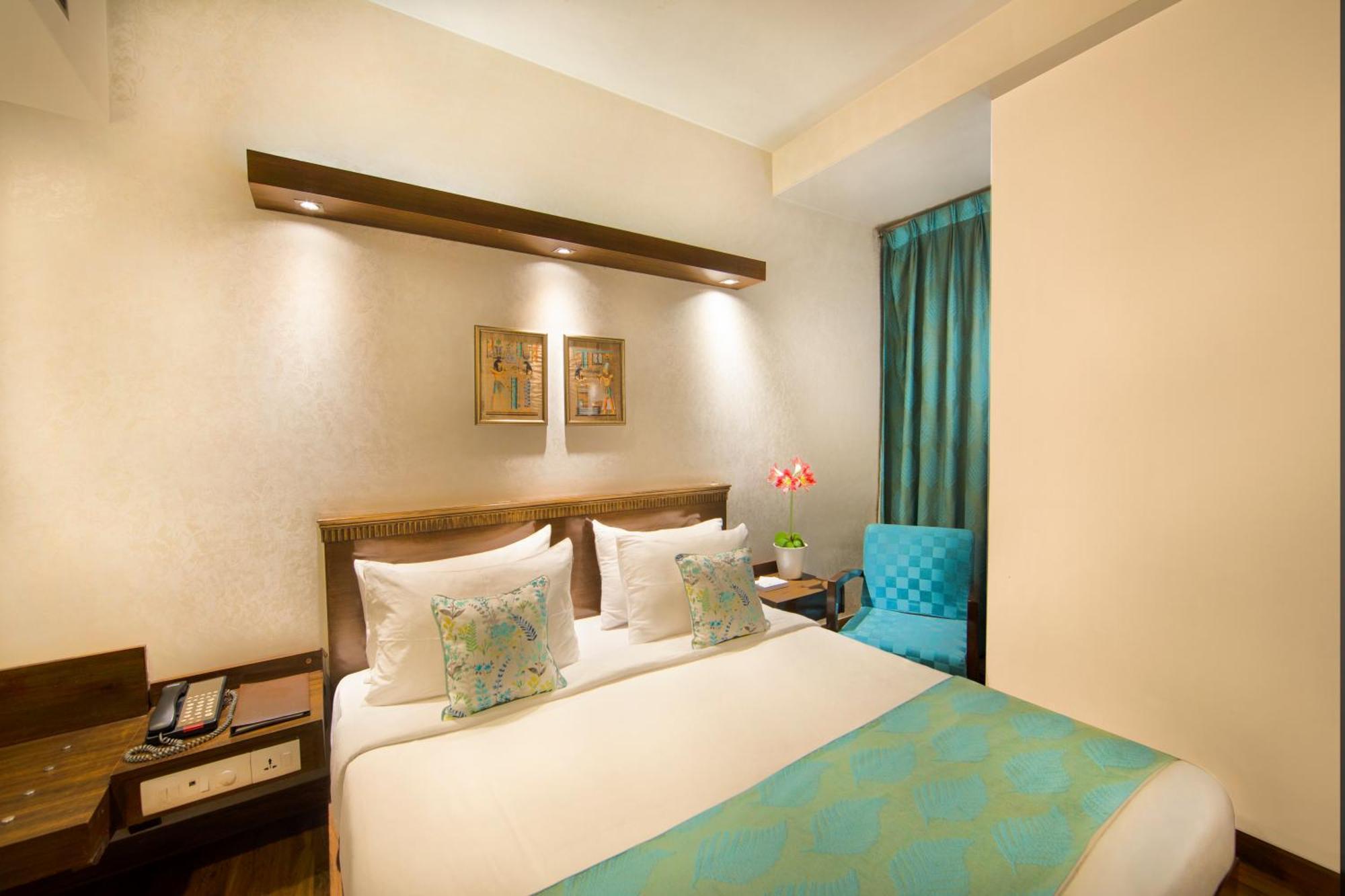 Rockland Hotel, C.R Park New Delhi Exteriör bild