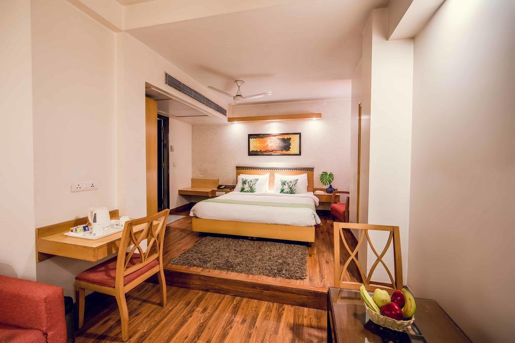 Rockland Hotel, C.R Park New Delhi Exteriör bild