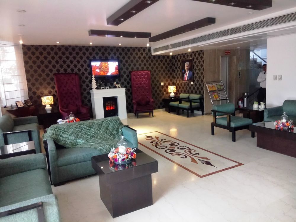 Rockland Hotel, C.R Park New Delhi Exteriör bild